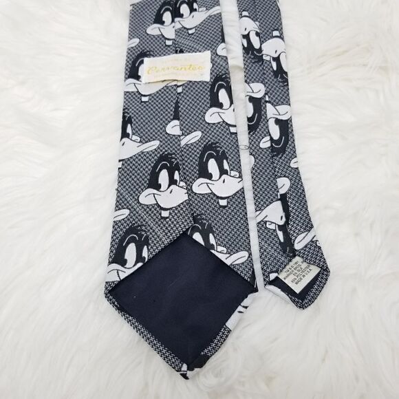Warner Brothers Daffy Duck Classic Necktie - Picture 7 of 7